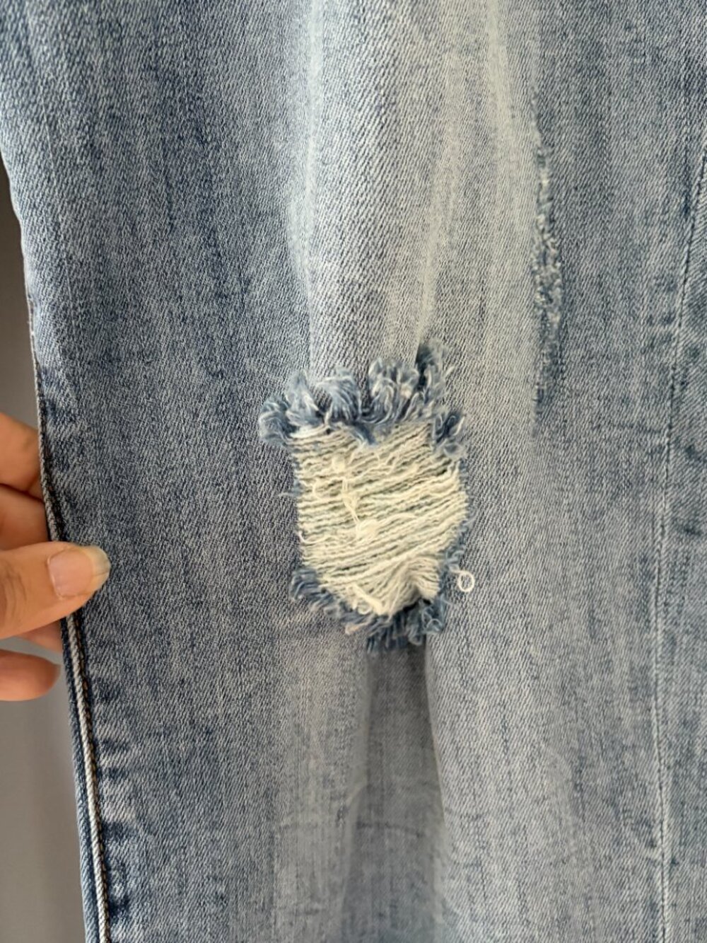 Kut from the Kloth Catherine Boyfriend Jeans Size 20W Distressed NWT - Picture 5 of 8